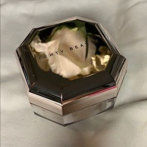 Fenty Beauty Instant Retouching Setting Powder
